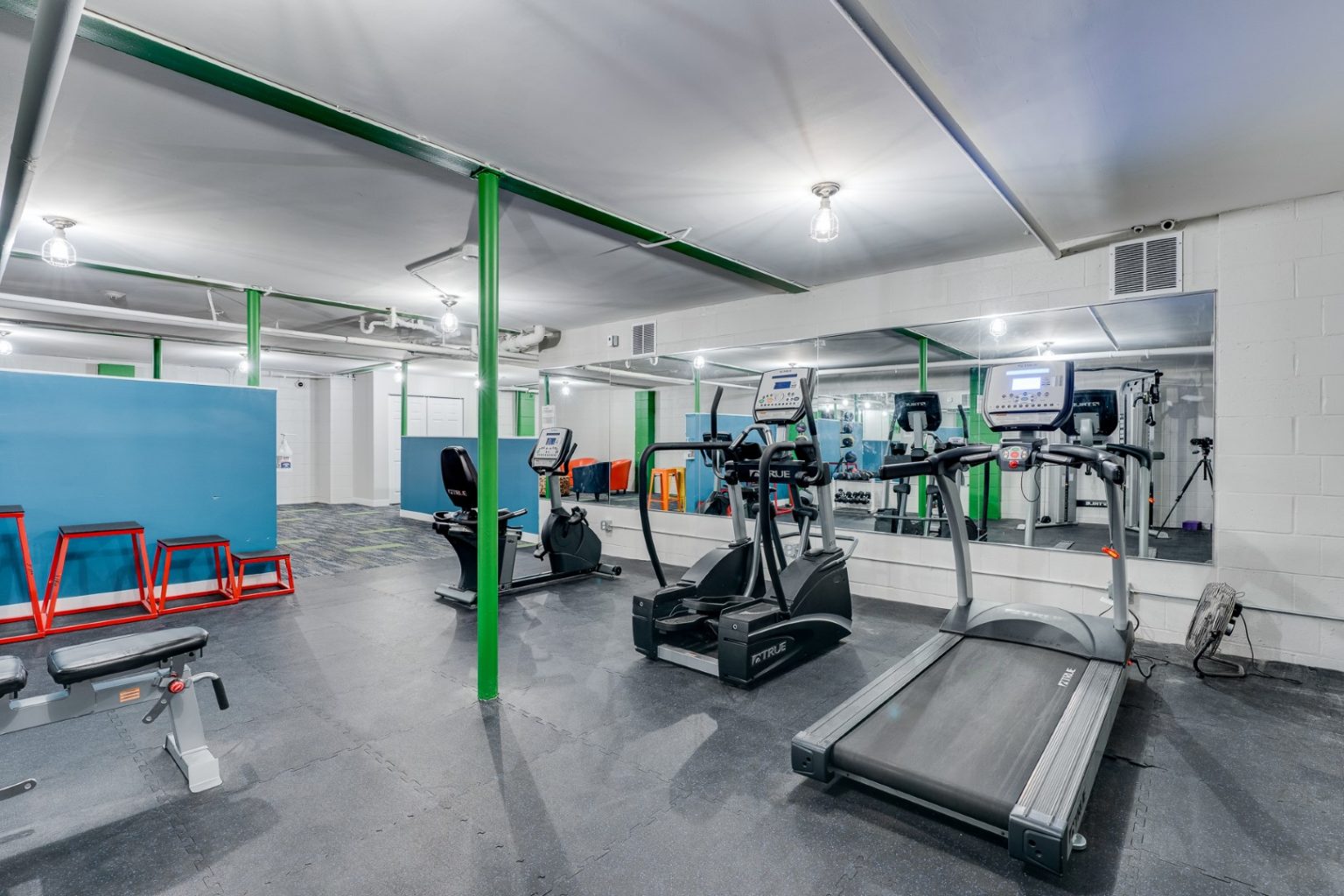 Amenities Aquila and Royal Park Apartments Newly Renovated