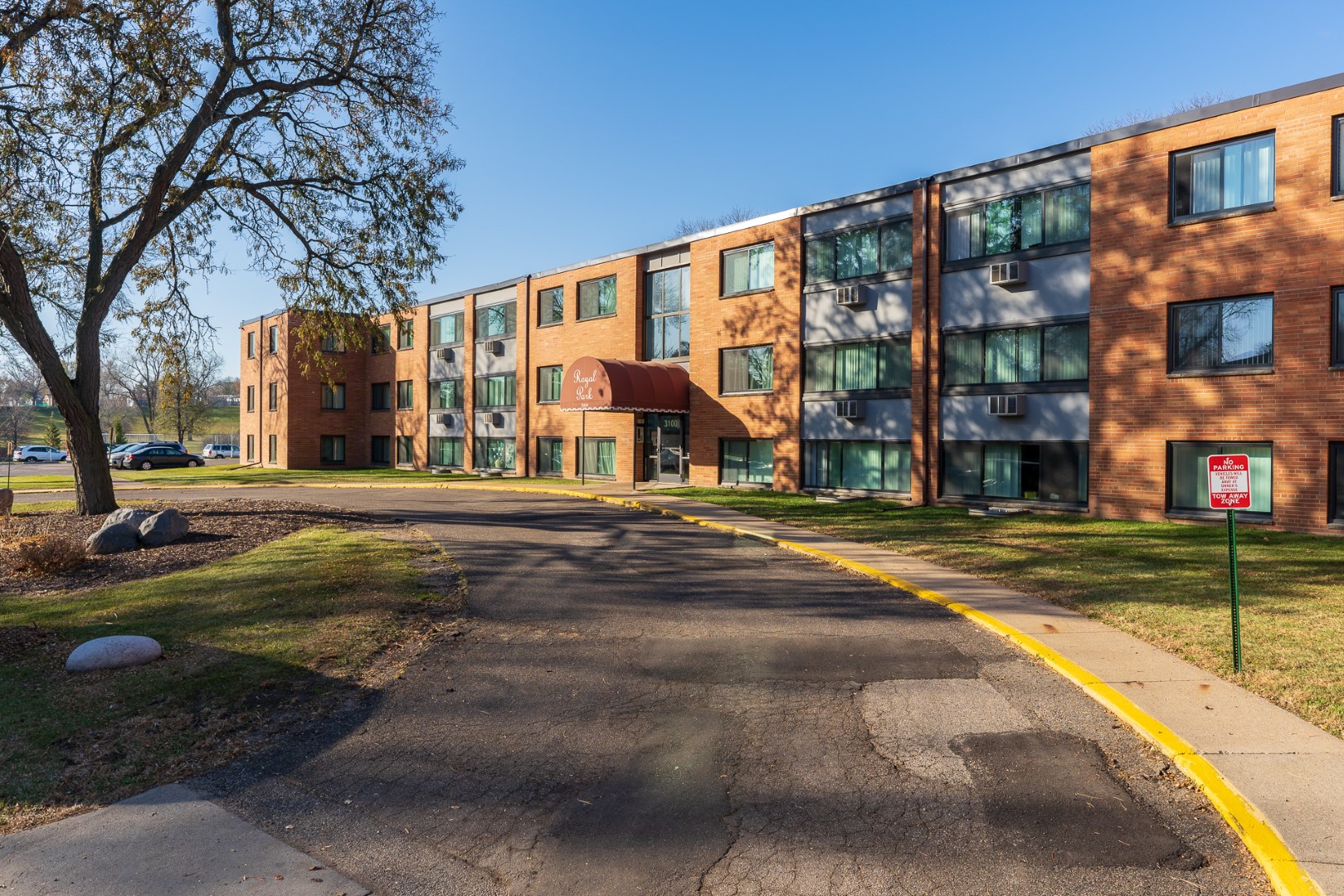 Amenities Aquila and Royal Park Apartments