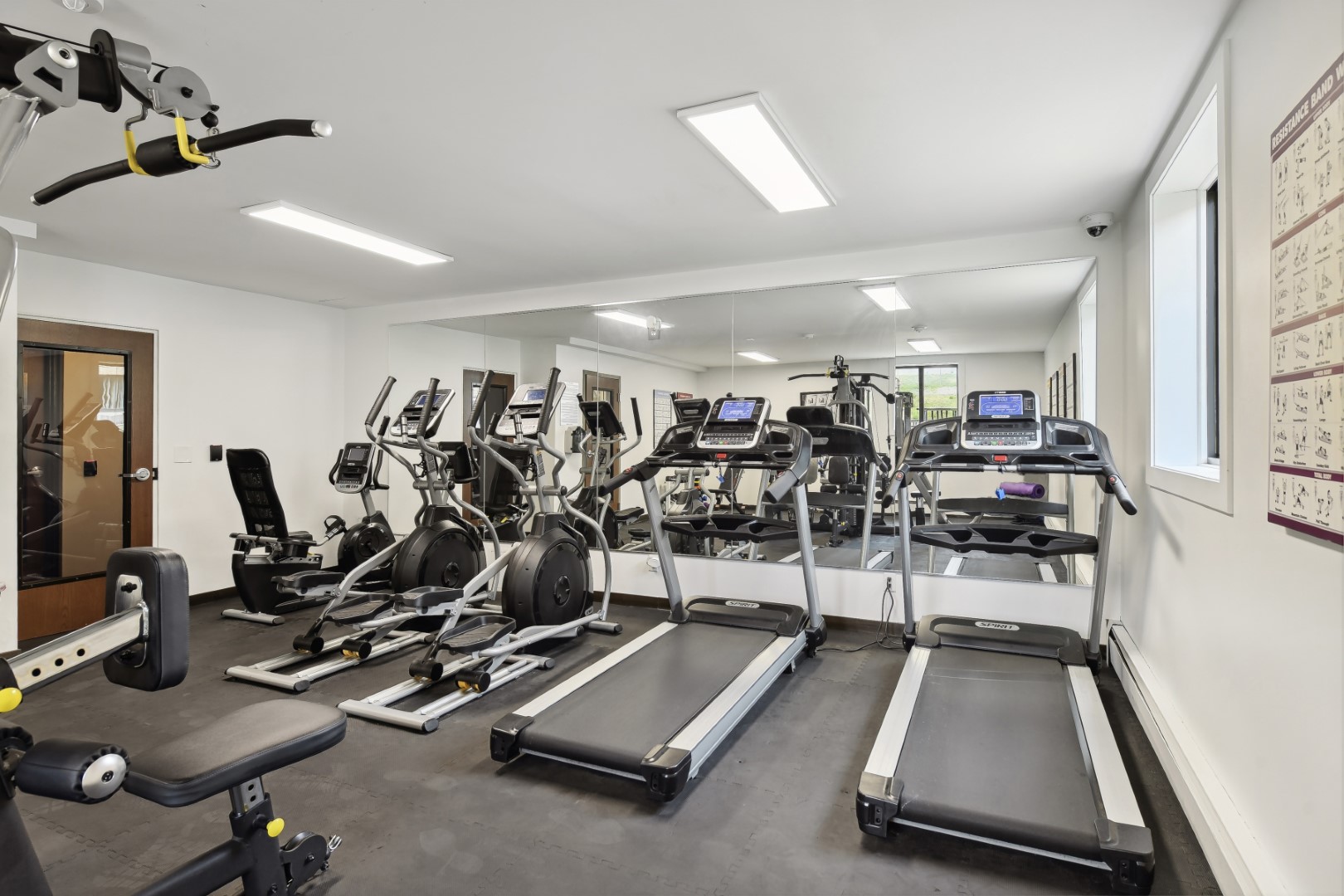 Amenities Aquila and Royal Park Apartments Newly Renovated